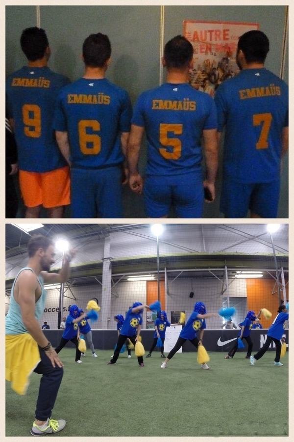 ¡Un verdadero equipo, con sus camisetas de Emaús y sus animadoras!