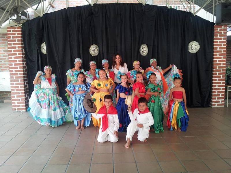 La escuela de formación en danzas para niñas, niños y adultos