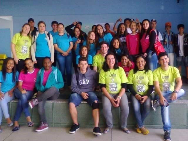 El equipo de Emaús (se ofrece o se le solicita) visita la escuela y presenta el Proyecto EDUCARE, proponiendo una colaboración. El colegio explica sus objetivos.
