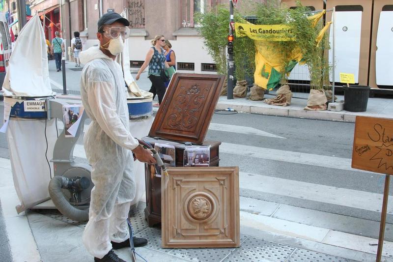 Reducir la cantidad de muebles tirados a la basurarnDesarrollar la personalización