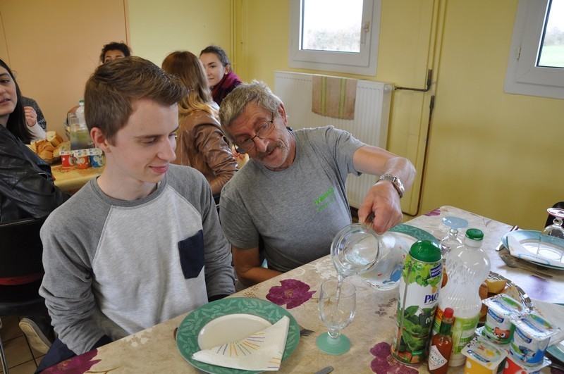 Compartir (la comida)