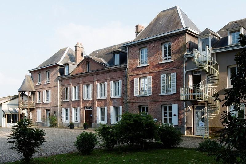 Later, a retirement home for companions operated between 1973 and 1999.