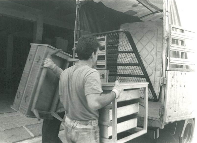 1984 First convention on separate collectionrnInstitutional relations begin with Pamplona town hall, which promotes key aspects of the Circular Economy.