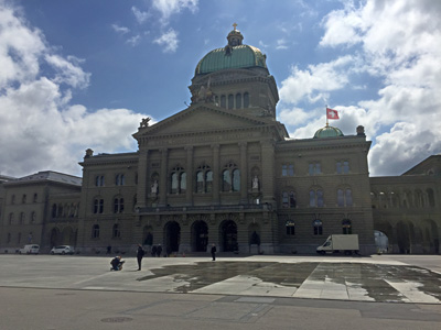 De retour au Parlement Fédéral de Berne (Suisse) 50 ans après