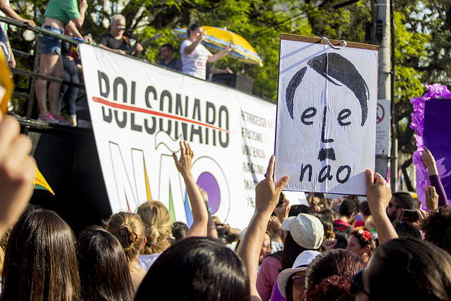 Brasil : amenaza a la democracia y a los defensores de derechos humanos