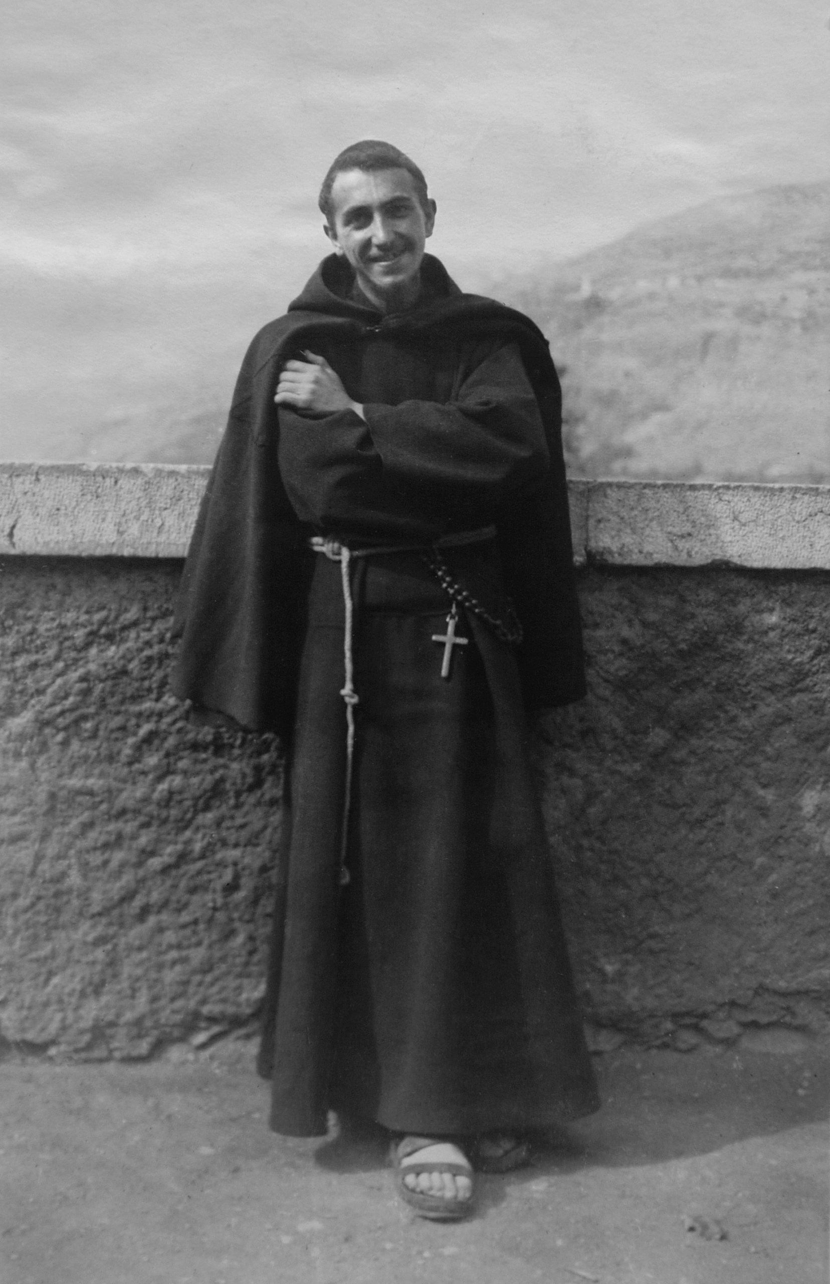 Photographie de frère Philippe, alias Henri Grouès, à Briançon, 1935. ©Emmaüs International