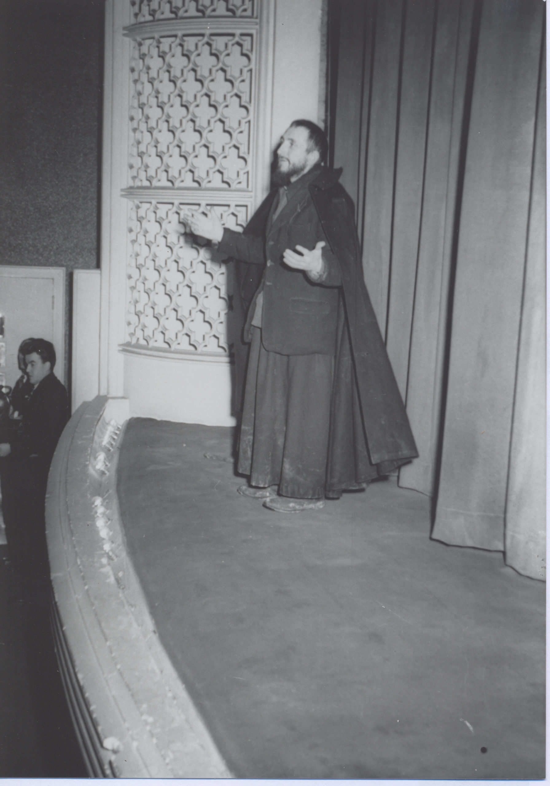 Discours de l’abbé Pierre au Gaumont-Palace, 7 février 1954. ©Emmaüs International