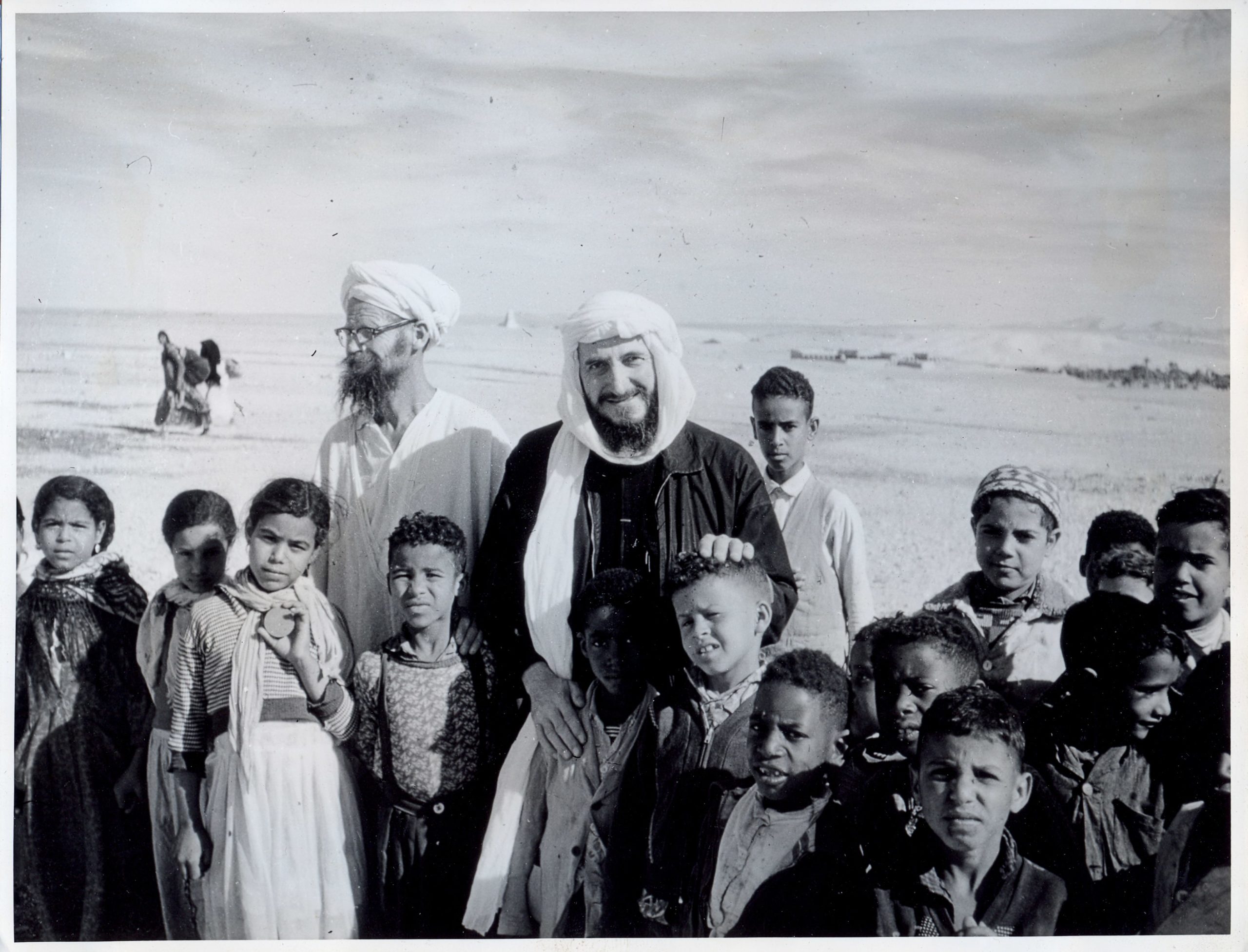 Retraite de l’abbé Pierre à Beni Abbès (Algérie), 1961. ©Emmaüs International